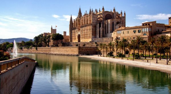 Palma de Mallorca, a lovely city to explore on a private tour with Paladar y Tomar